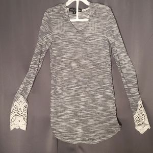 Hooded Super Soft Top Size Small NWOT